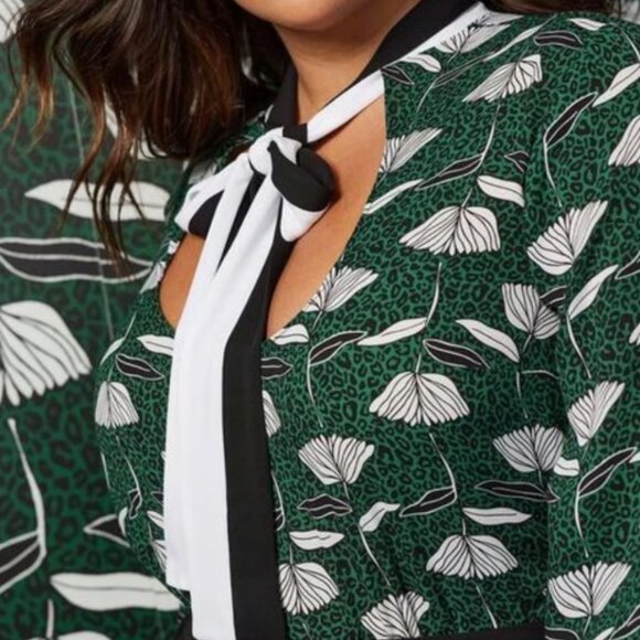 NWT‎ Kenya Freeman Green Floral bow tie blouse - Picture 1 of 7